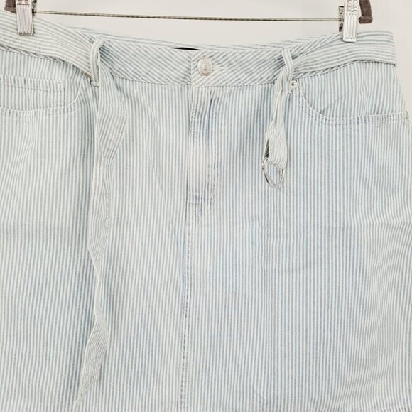 Forever 21+  Denim Striped Mini Skirt - Picture 3 of 6
